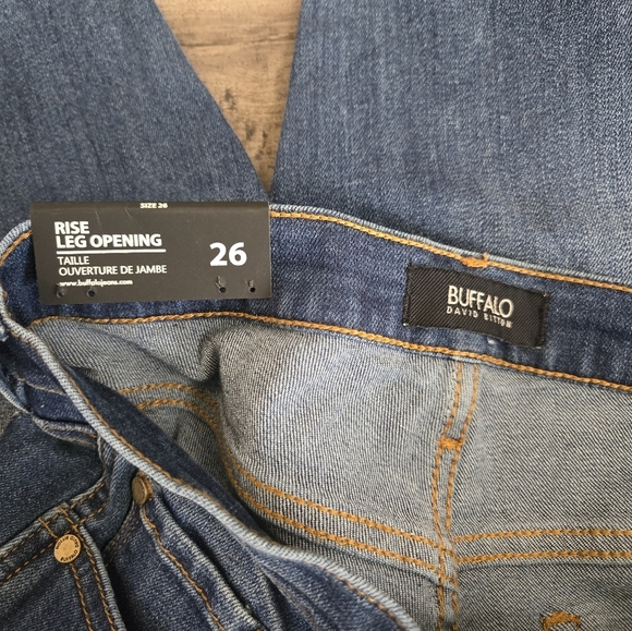 NWT - Buffalo David Bitton High Rise Leg Opening Embroidered Jeans 26 - Picture 9 of 15